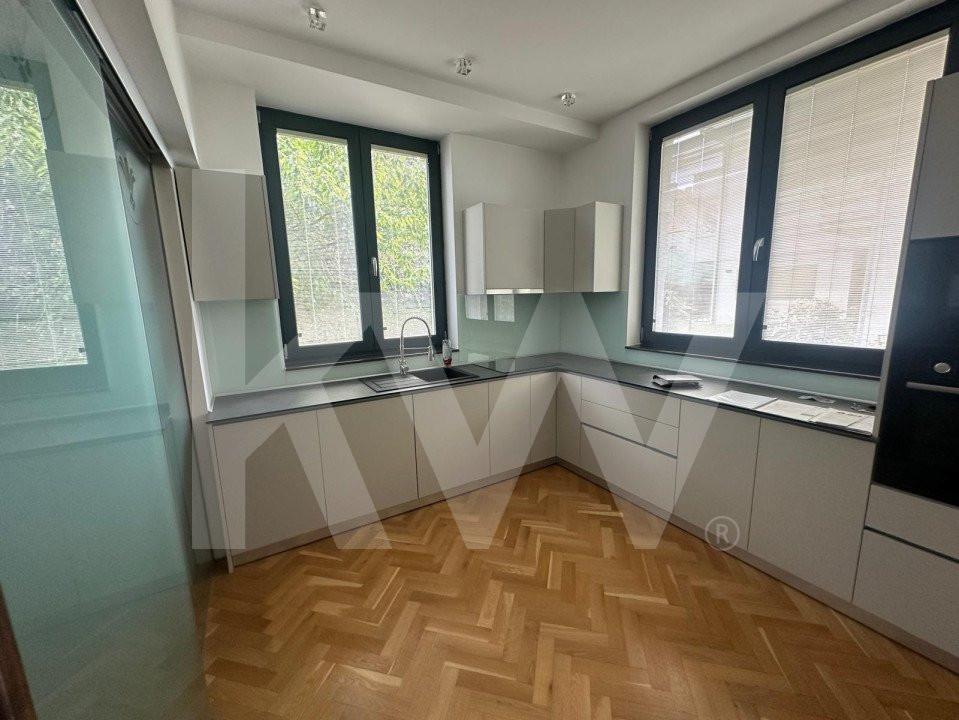 Apartament 140 mp de inchiriat