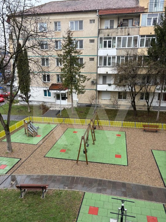 Apartament 3 camere de închiriat  - zona Rahovei