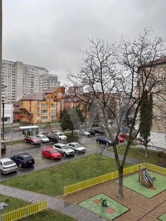 Apartament 3 camere de închiriat  - zona Rahovei