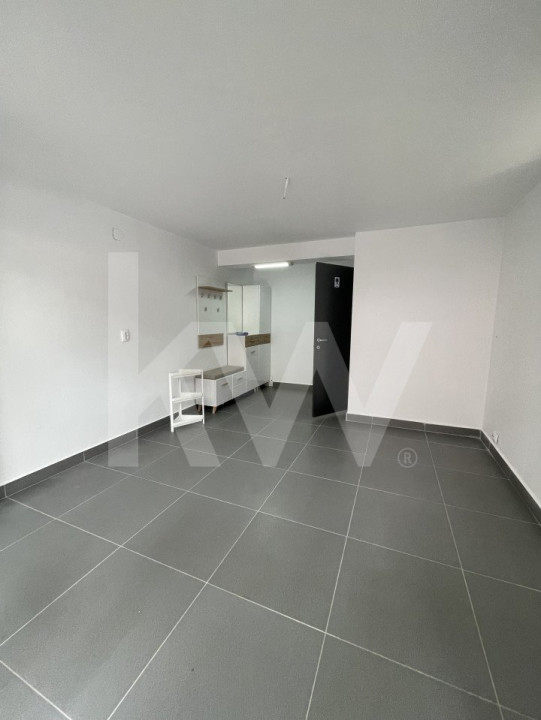 Spațiu comercial de închiriat – vitrină la stradă, lângă Școala 21, Sibiu