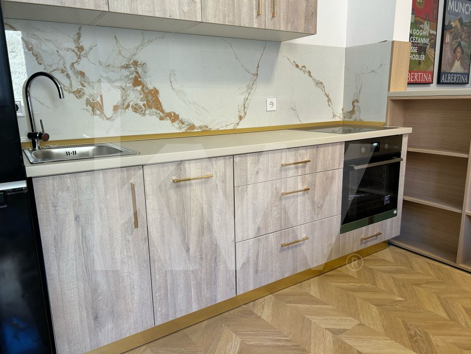 Apartament 3 camere de vânzare - Zona 9 Mai