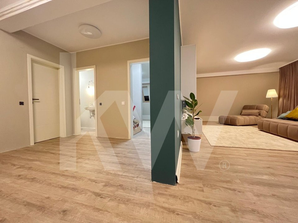 Penthouse smart cu priveliste panoramica spre lac si munti
