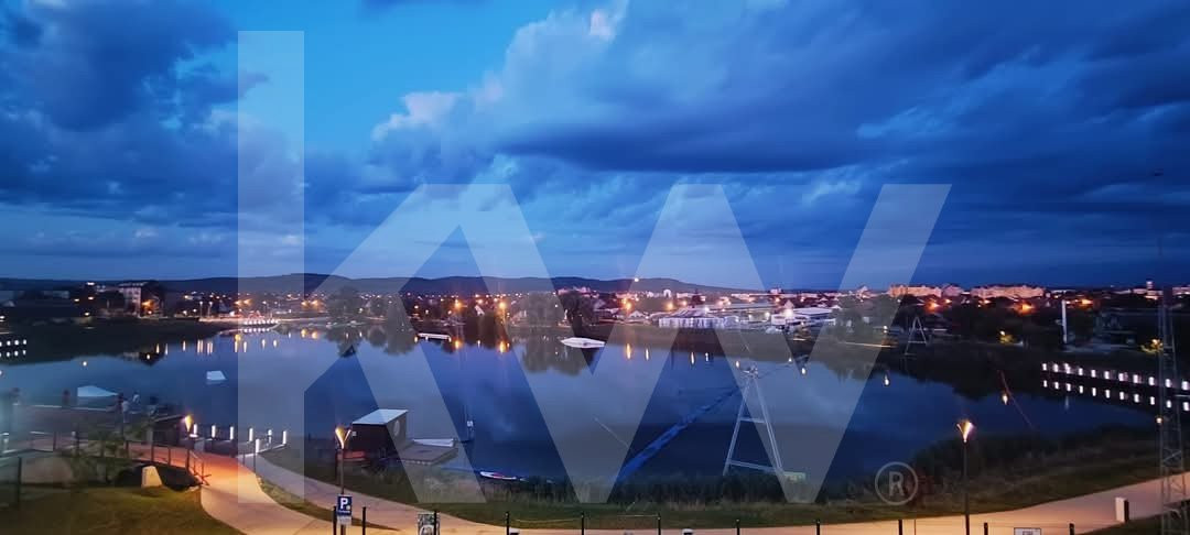 Penthouse smart cu priveliste panoramica spre lac si munti