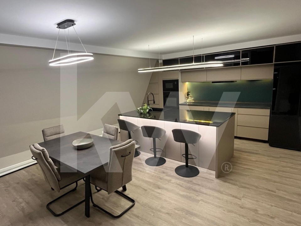 Penthouse smart cu priveliste panoramica spre lac si munti