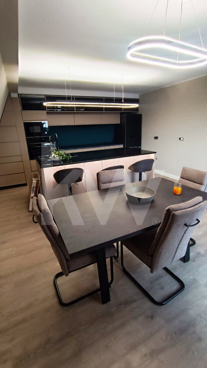 Penthouse smart cu priveliste panoramica spre lac si munti