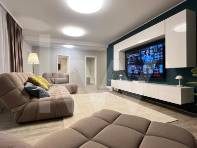 Penthouse smart cu priveliste panoramica spre lac si munti
