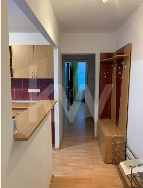 Apartament 3 camere, decomandat - zona Piata Vasile Aaron