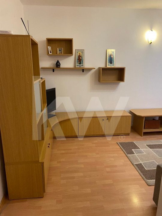 Apartament 3 camere, decomandat - zona Piata Vasile Aaron