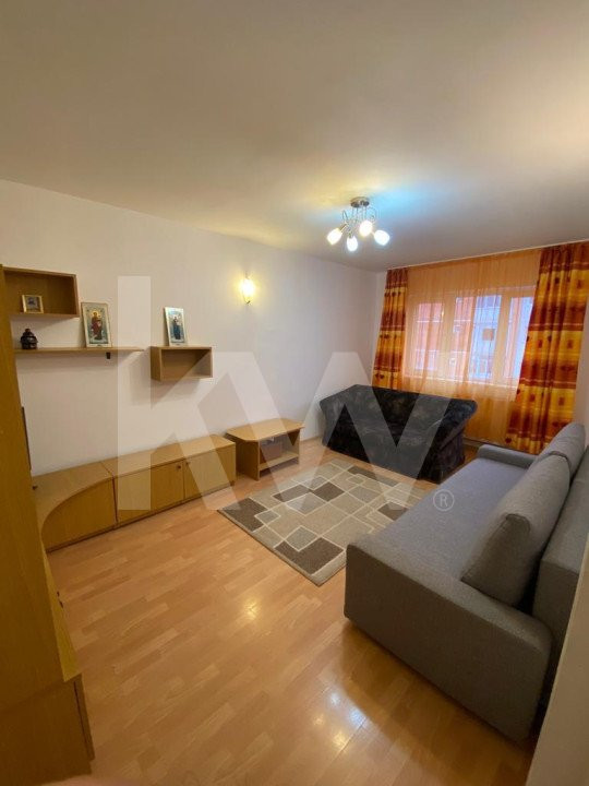 Apartament 3 camere, decomandat - zona Piata Vasile Aaron