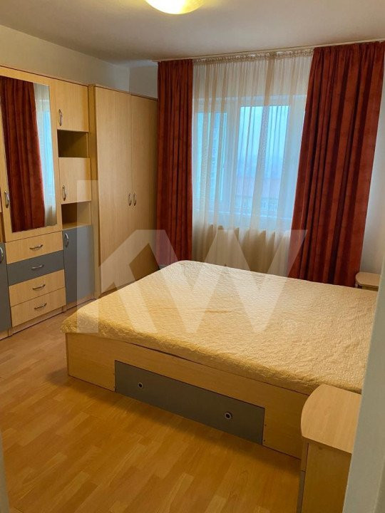 Apartament 3 camere, decomandat - zona Piata Vasile Aaron