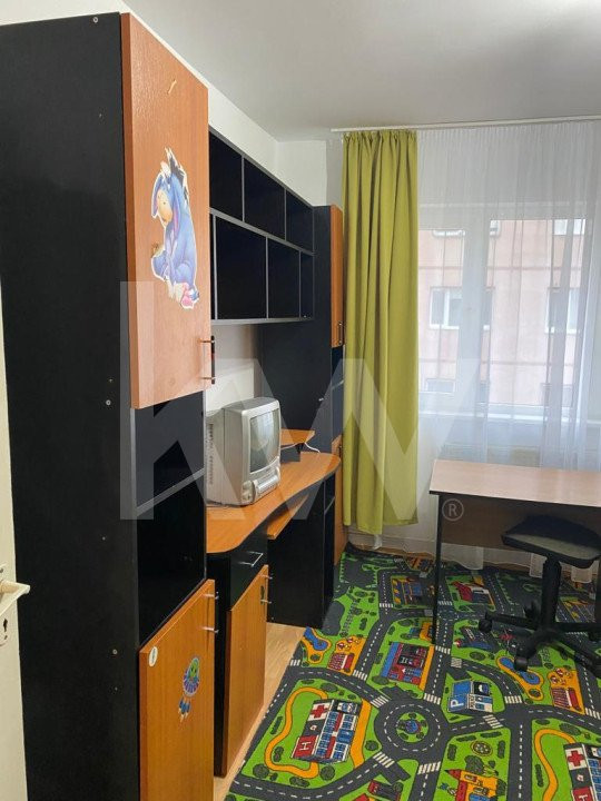Apartament 3 camere, decomandat - zona Piata Vasile Aaron