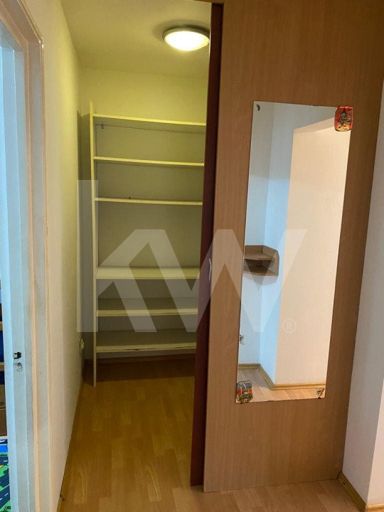 Apartament 3 camere, decomandat - zona Piata Vasile Aaron