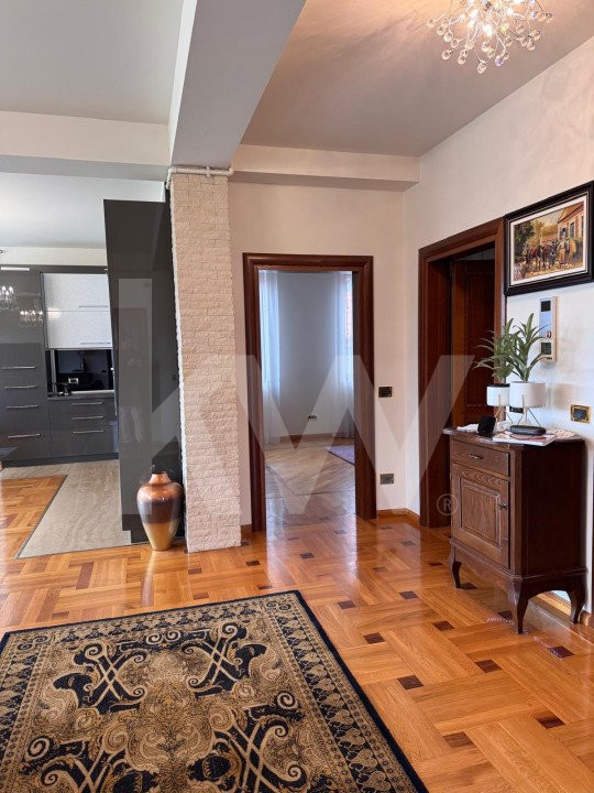🌇 Exclusivist și spectaculos – Penthouse de închiriat cu terasă panoramică!