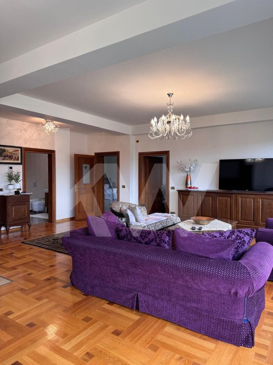 🌇 Exclusivist și spectaculos – Penthouse de închiriat cu terasă panoramică!
