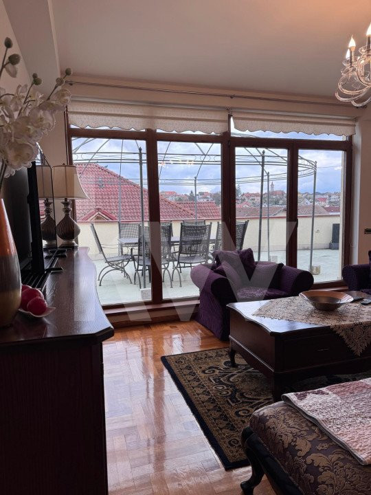 🌇 Exclusivist și spectaculos – Penthouse de închiriat cu terasă panoramică!