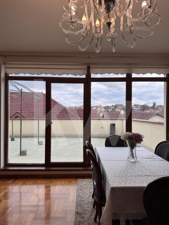 🌇 Exclusivist și spectaculos – Penthouse de închiriat cu terasă panoramică!