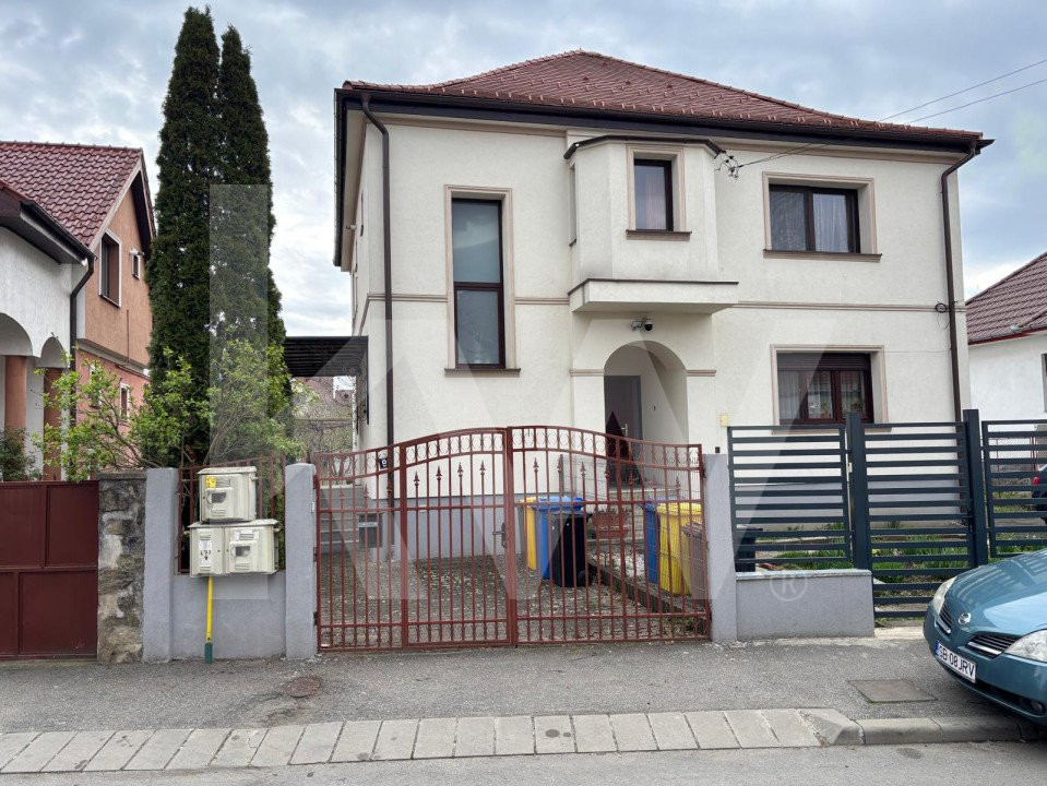Apartament de inchiriat la casa, zona centrala