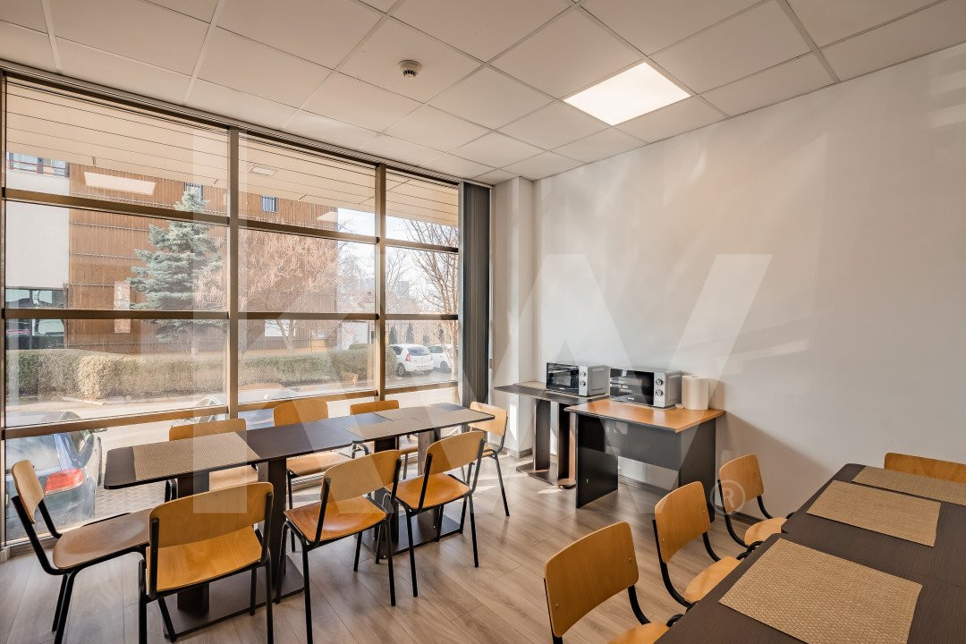 ULTRACENTRAL, Clădire comercială, 800mp spații birouri, locuri de parcare