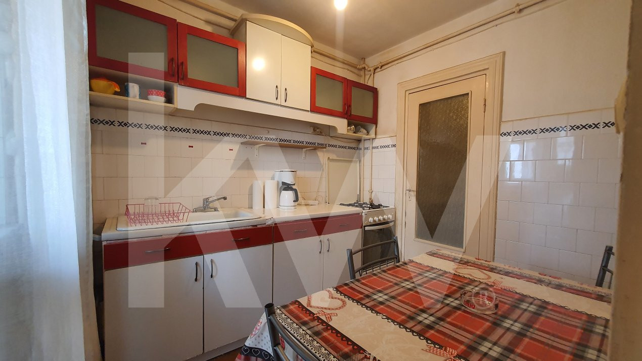 Apartament 3 camere | etaj 5 cu lift | boxa/pivnita subsol str IEZER