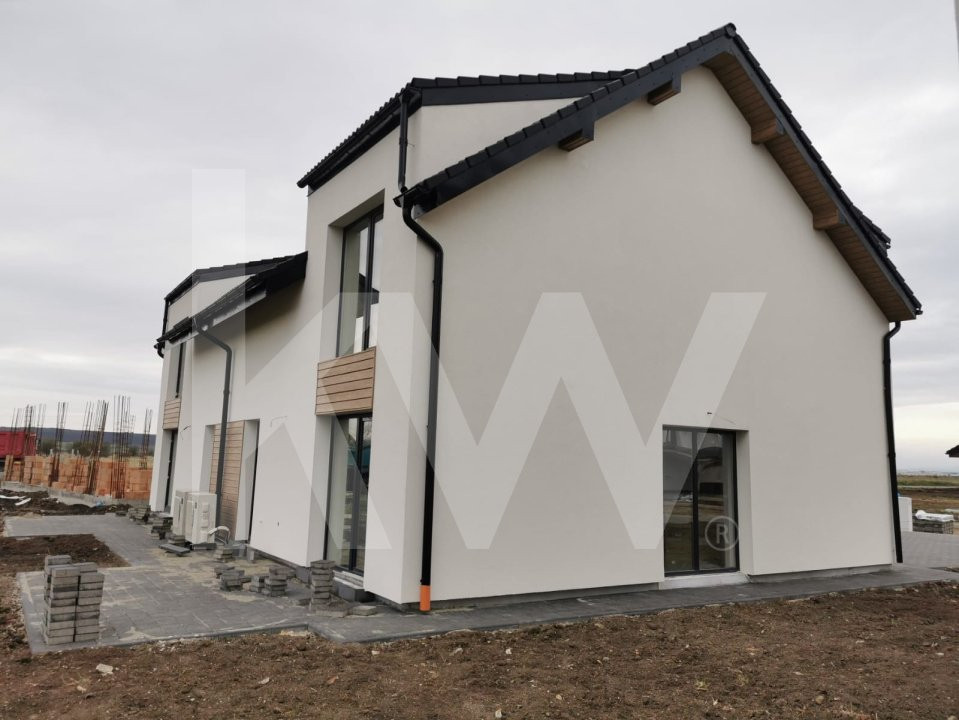 Casă tip Duplex Nouă de Vânzare | 4 Camere | Curte Spațioasă | Zonă Verde