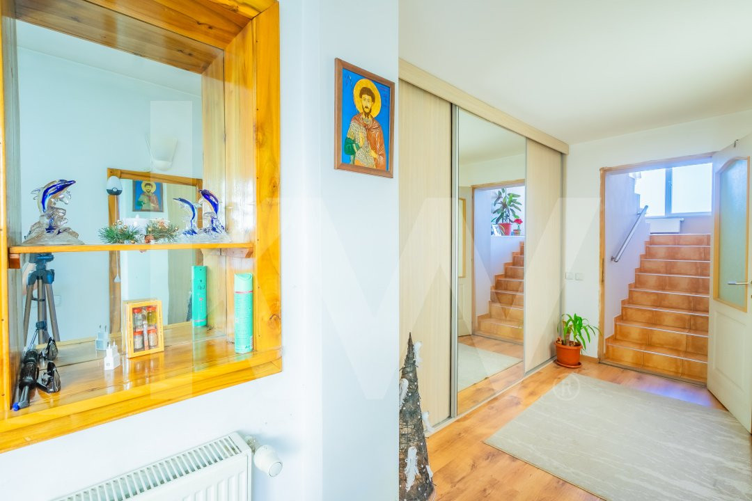 Casă deosebită în Avrig – Central, cu livadă, grădină și vedere spre munți