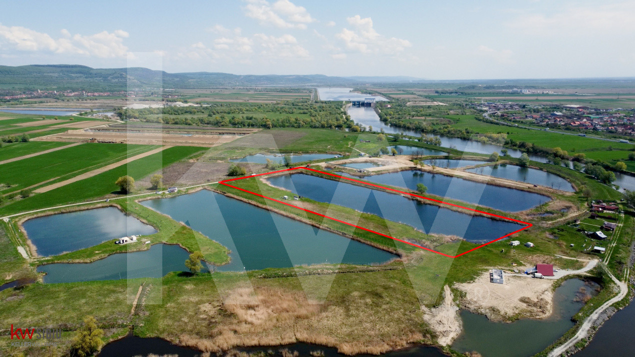 Teren Extravilan cu lac – Investiție în Natură și Agrement | 35.251 mp