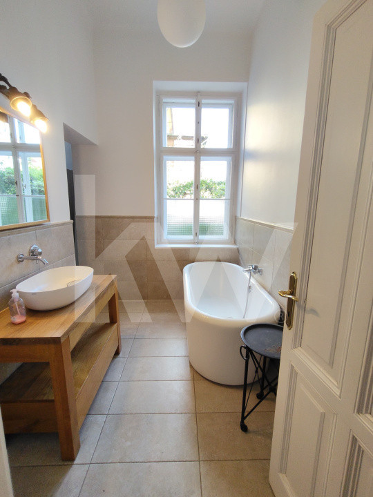 Apartament  modern de inchiriat la casa