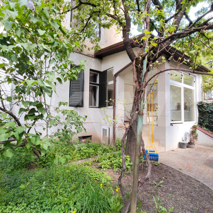 Apartament  modern de inchiriat la casa