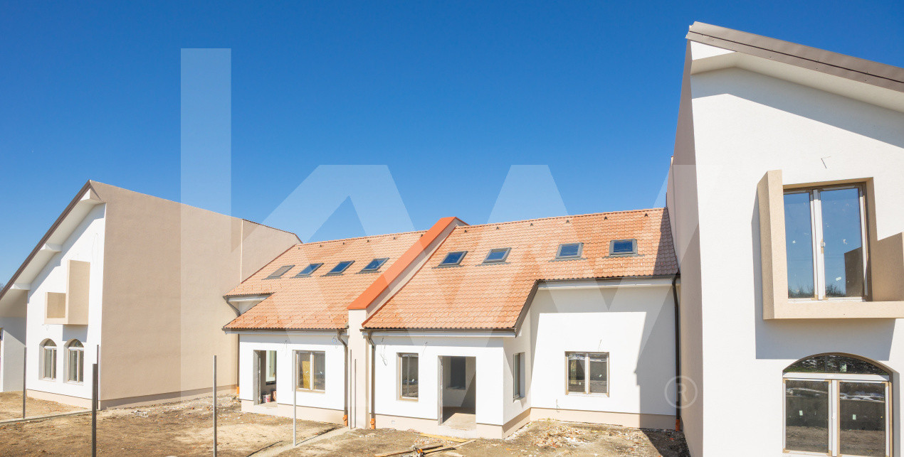 Casa generosa formata din 5 camere, 2 bai, Sura Mica - Sura Mica
