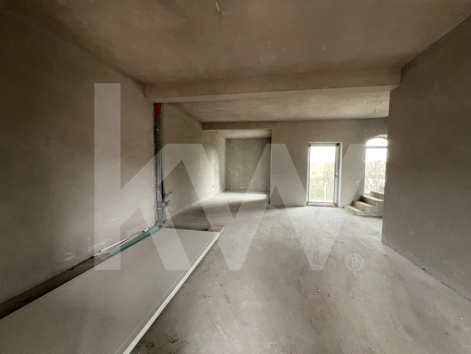 Casa generosa formata din 5 camere, 2 bai, Sura Mica - Sura Mica