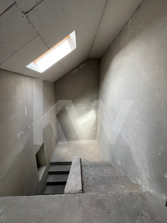 Casa generosa formata din 5 camere, 2 bai, Sura Mica - Sura Mica