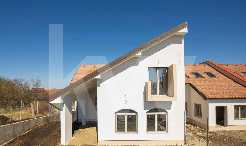 Casă cu teren generos, 5 camere, 3 bai, Sura Mica - Sibiu