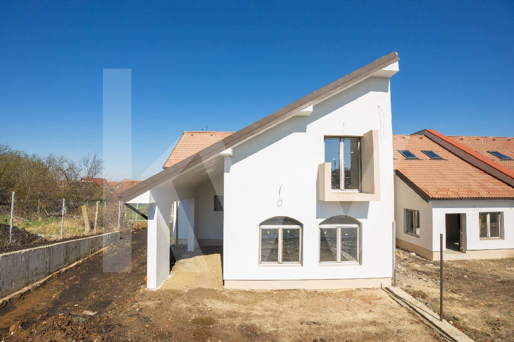 Casă cu teren generos, 5 camere, 3 bai, Sura Mica - Sibiu