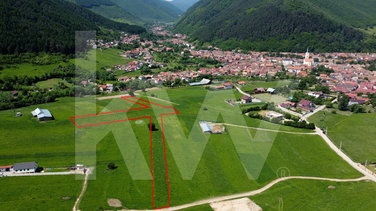 Teren cu peisaj spectaculos în Gura Râului – munte, aer curat, libertate