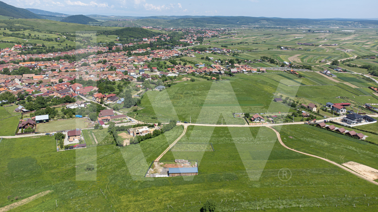 Teren cu peisaj spectaculos în Gura Râului – munte, aer curat, libertate