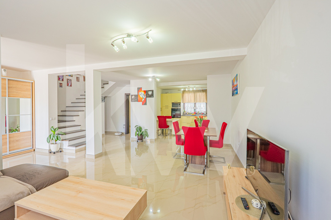 Casă 4 camere, 188 mp curte - Cartier Guşteriţa, Sibiu