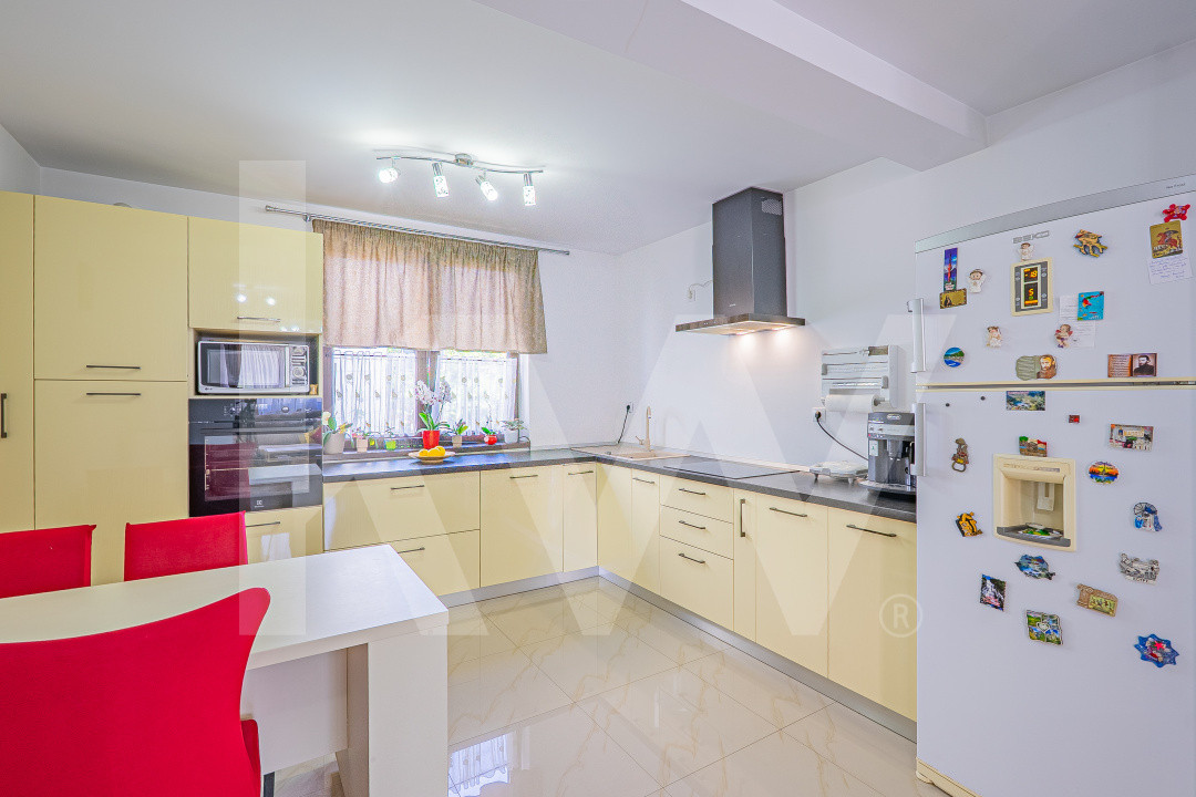 Casă 4 camere, 188 mp curte - Cartier Guşteriţa, Sibiu