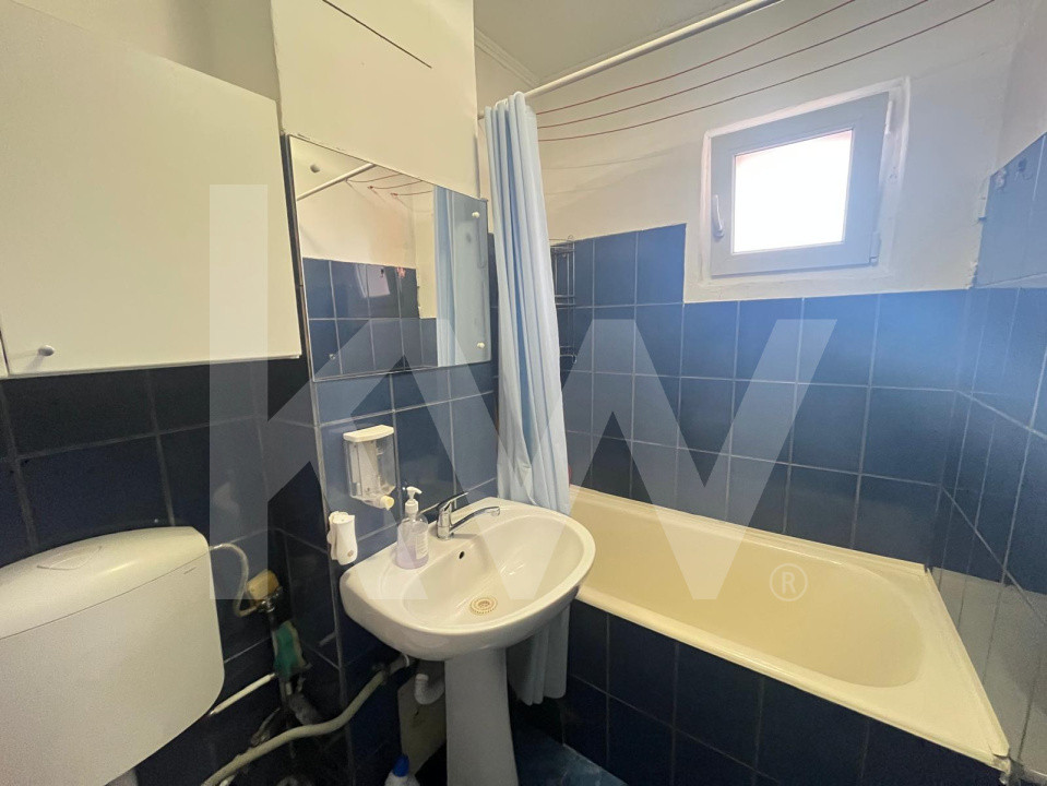 Apartament 3 camere- de vânzare - Vasile Aron