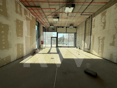 Spatiu comercial 110 MP plus TERASA 48 MP