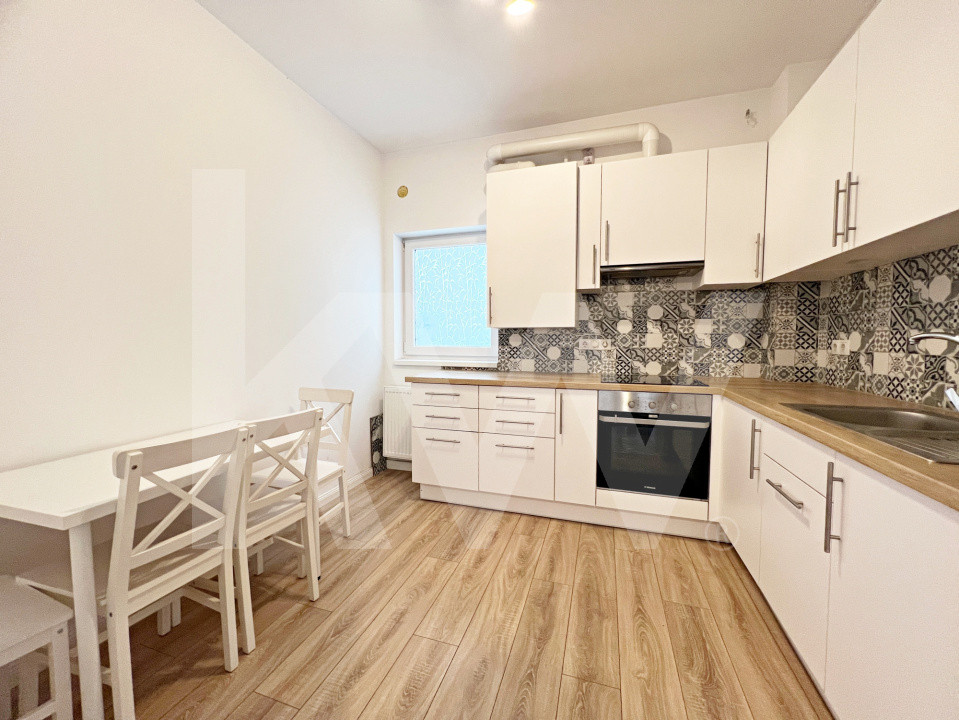 Apartament primitor de 2 camere, mobilat și utilat + balcon si parcare. Parter.