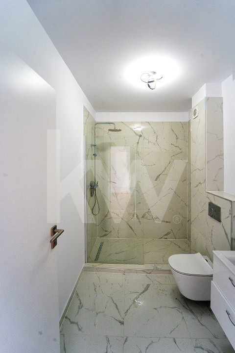 Penthouse 3  camere - finisat la cheie, intabulat
