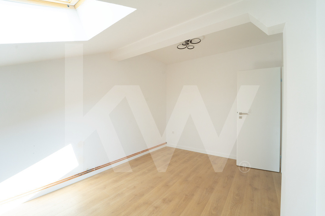 Penthouse 3  camere - finisat la cheie, intabulat