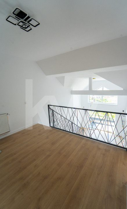 Penthouse 3  camere - finisat la cheie, intabulat
