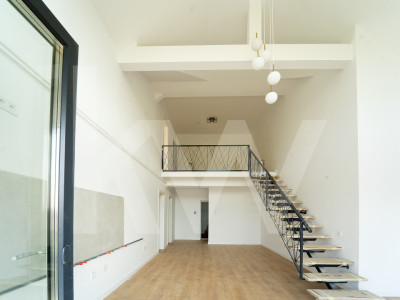 Penthouse 3  camere - finisat la cheie, intabulat