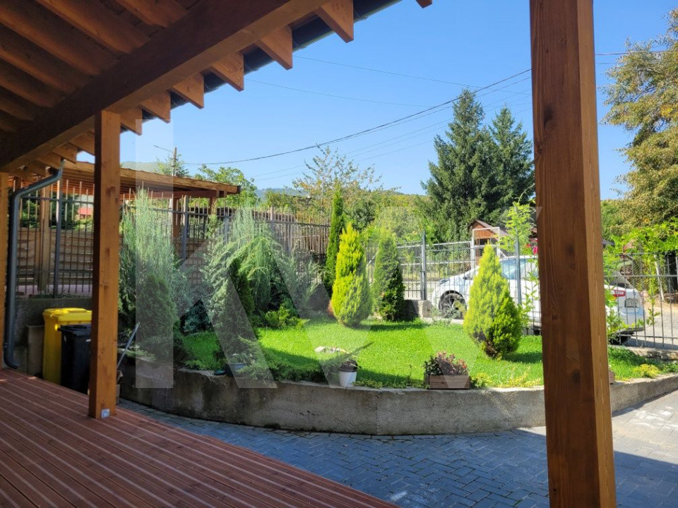 Casă modernă de închiriat, cu garaj generos – Tocile, Sadu