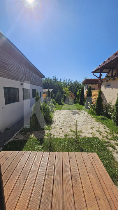 Casă modernă de închiriat, cu garaj generos – Tocile, Sadu