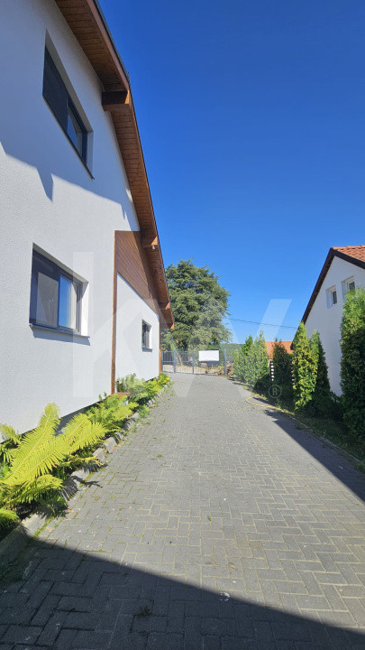 Casă modernă de închiriat, cu garaj generos – Tocile, Sadu