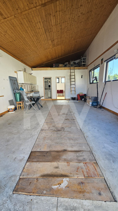 Casă modernă de închiriat, cu garaj generos – Tocile, Sadu