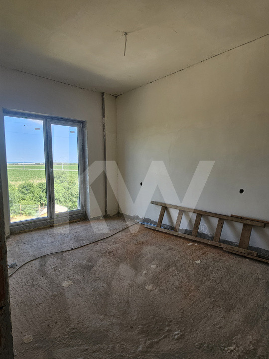 Apartament de 3 camere pe două niveluri, predare la cheie – Cartier Turnișor