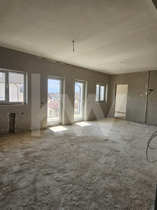 Apartament de 3 camere pe doua niveluri - Turnisor